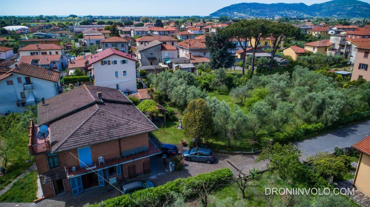 Casa Degli Zii Appartamento Guido Luni ภายนอก รูปภาพ